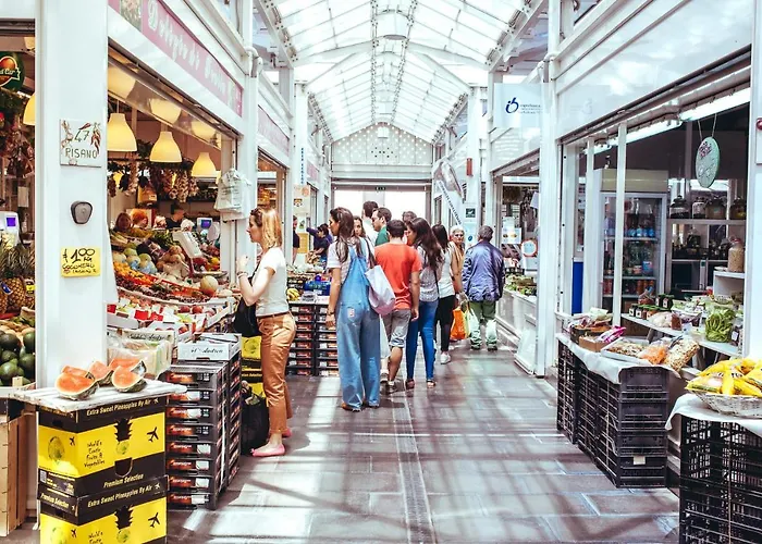 Deluxe One Bedroom Apartment, Perfect Location, Air Cond Apartmán