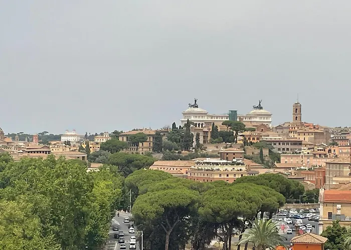 Deluxe One Bedroom Apartment, Perfect Location, Air Cond *